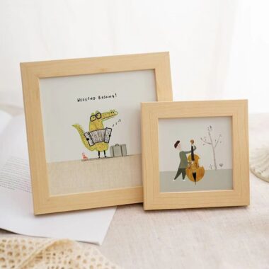Creative decorative solid wood tabletop picture frame