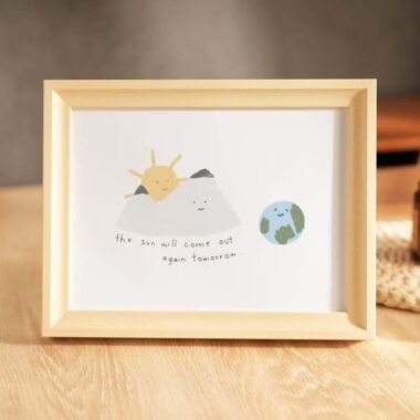 Creative decorative solid wood picture frame for tabletop décor