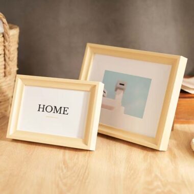 Creative decorative solid wood picture frame for tabletop décor