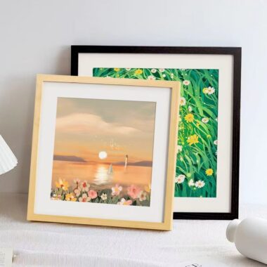 Custom solid wood wall-mounted display picture frame