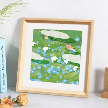 Custom solid wood wall-mounted display picture frame