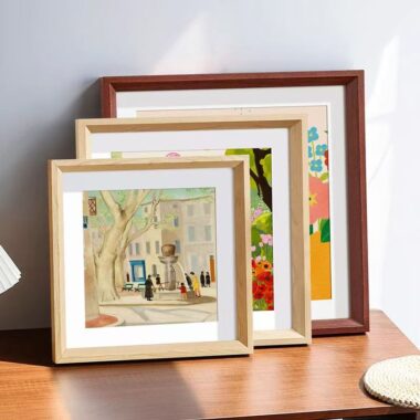 Custom solid wood wall-mounted display picture frame