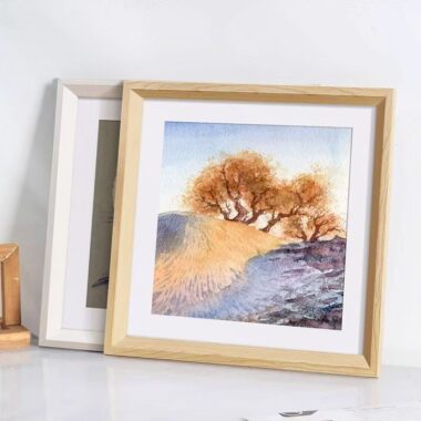 Custom solid wood wall-mounted display picture frame