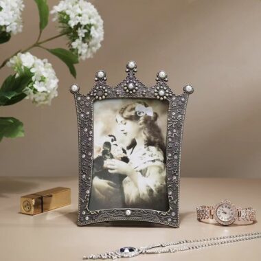 Custom modern luxury metal picture frame for stylish décor