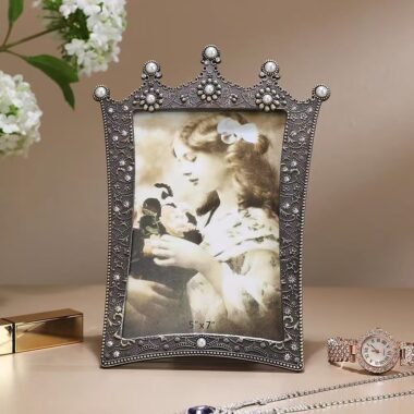 Custom modern luxury metal picture frame for stylish décor