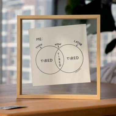 Minimalist solid wood picture frame for modern natural décor