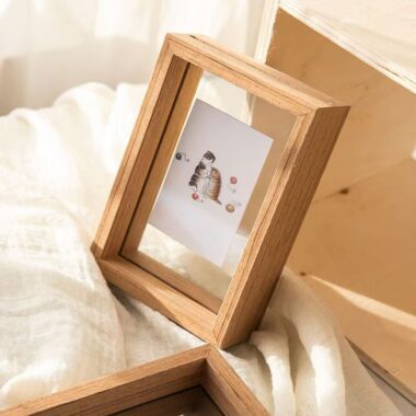 Minimalist transparent double-sided glass wooden frame