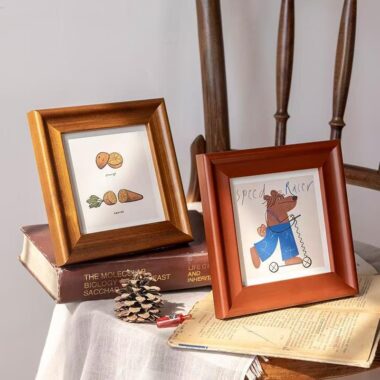 European vintage-style solid wood decorative picture frame