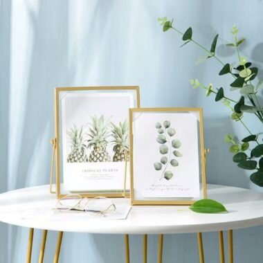 Geometric minimalist metal frame for wall and tabletop décor