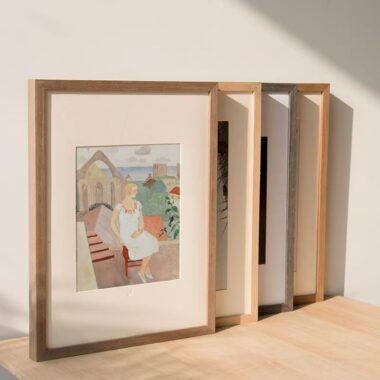 High-quality solid wood wall-mounted picture frame décor