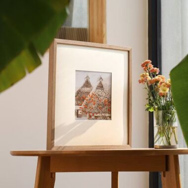 High-quality solid wood wall-mounted picture frame décor