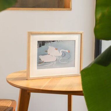 High-quality solid wood wall-mounted picture frame décor