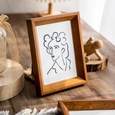 Minimalist solid wood desktop picture frame décor