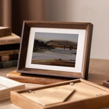 Minimalist solid wood desktop picture frame décor