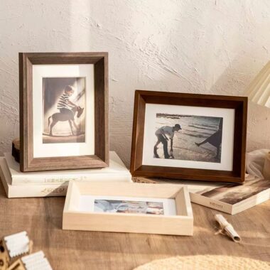 Minimalist solid wood desktop picture frame décor