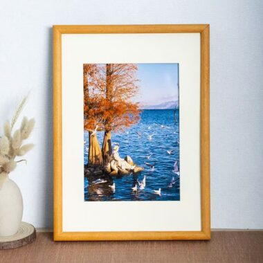 Minimalist custom solid wood wall-mounted picture frame décor