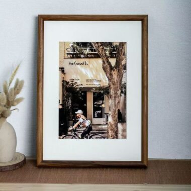 Minimalist custom solid wood wall-mounted picture frame décor