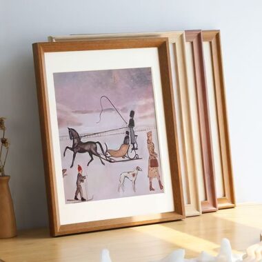Minimalist wall-mounted solid wood picture frame décor