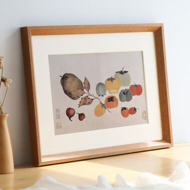 Minimalist wall-mounted solid wood picture frame décor