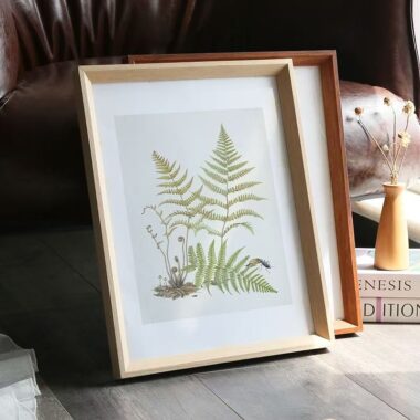 Minimalist wall-mounted solid wood picture frame décor