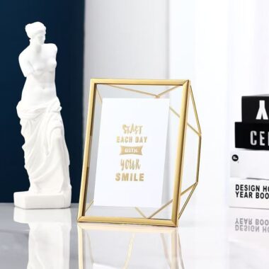 Nordic minimalist luxury metal picture frame for tabletop décor