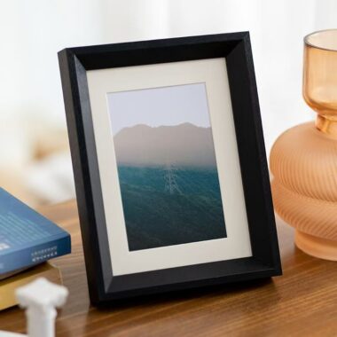 Premium solid wood wall and desktop picture frame décor