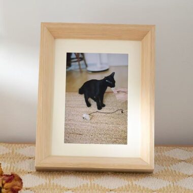 Premium solid wood wall and desktop picture frame décor