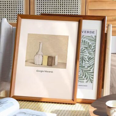 Vintage solid wood wall-mounted picture frame for home décor