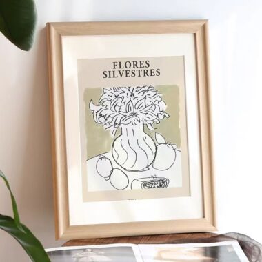 Vintage solid wood wall-mounted picture frame for home décor