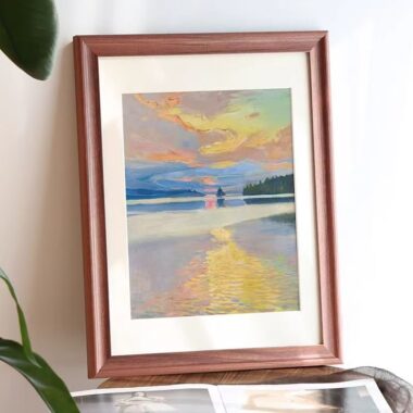 Vintage solid wood wall-mounted picture frame for home décor