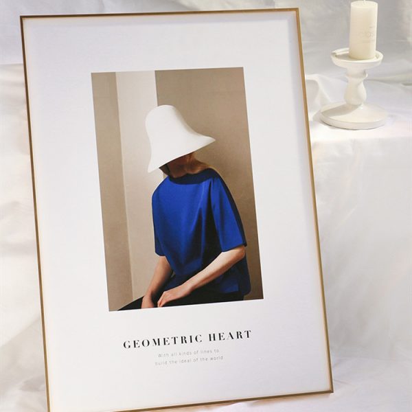 Three-dimensional poster frame (3)
