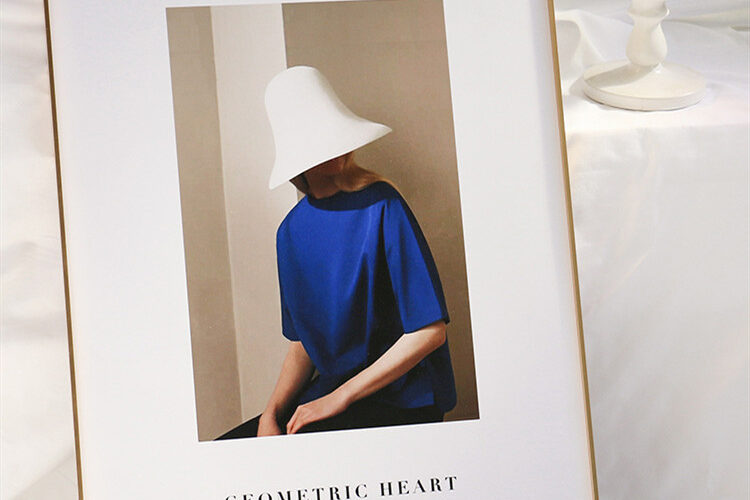 Three-dimensional poster frame (3)