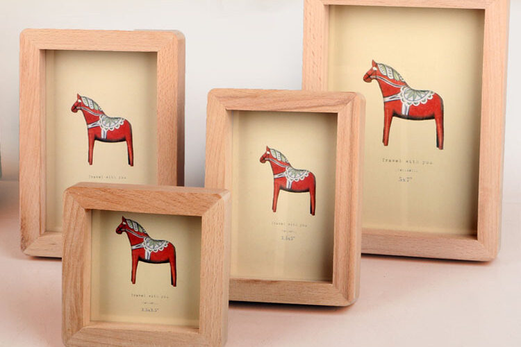 Classic style wooden picture frame for children (1)