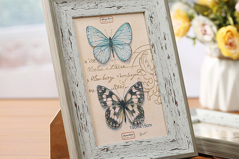 Creative wood grain photo frame hanging on the wall (3)