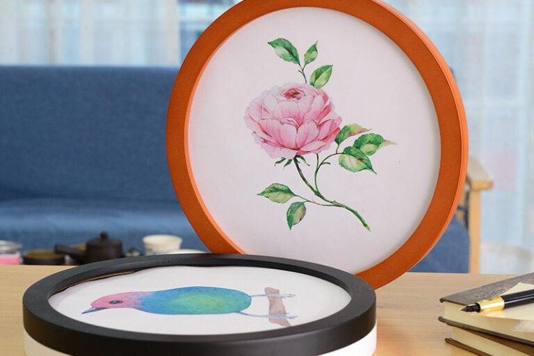 Wooden picture frame round (2)