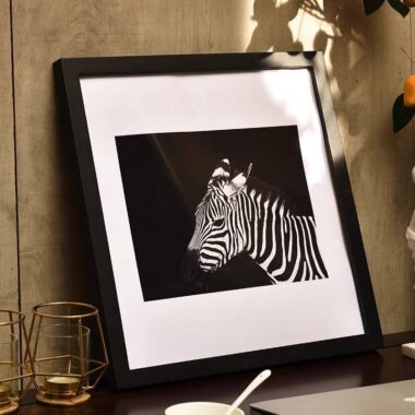 Custom modern wall-mounted wooden picture frame for interior decoration