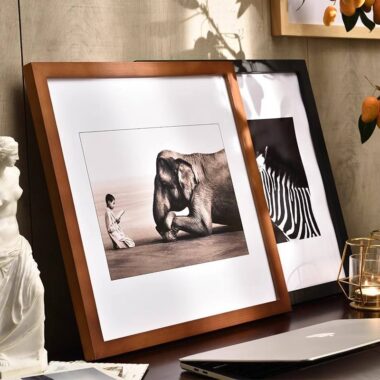 Custom modern wall-mounted wooden picture frame for interior decoration