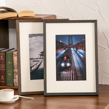 Custom modern wall-mounted wooden picture frame for interior decoration