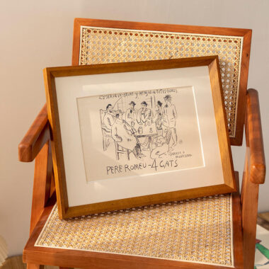 Custom modern wall-mounted wooden picture frame for interior decoration