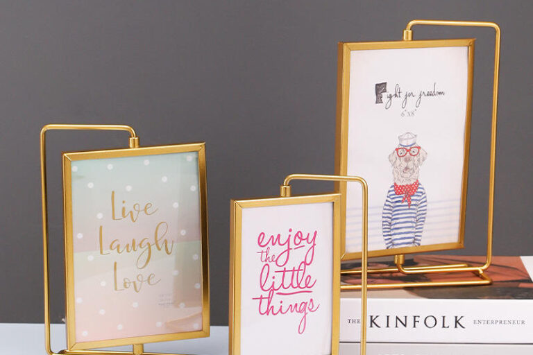 Stylish Nordic INS Rotating Metal Picture Frame (4) Nordic style rotating metal picture frame for modern home decor