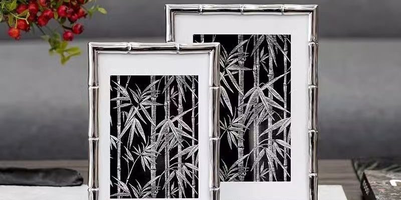 Custom bamboo-style minimalist luxury metal picture frame décor