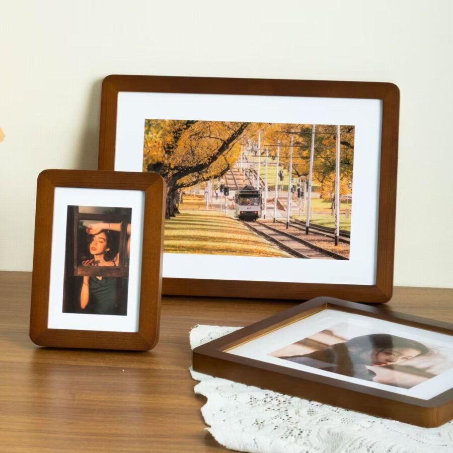 Premium creative custom solid wood desktop picture frameA high-end creative solid wood picture frame designed for desktop décor and custom branding.