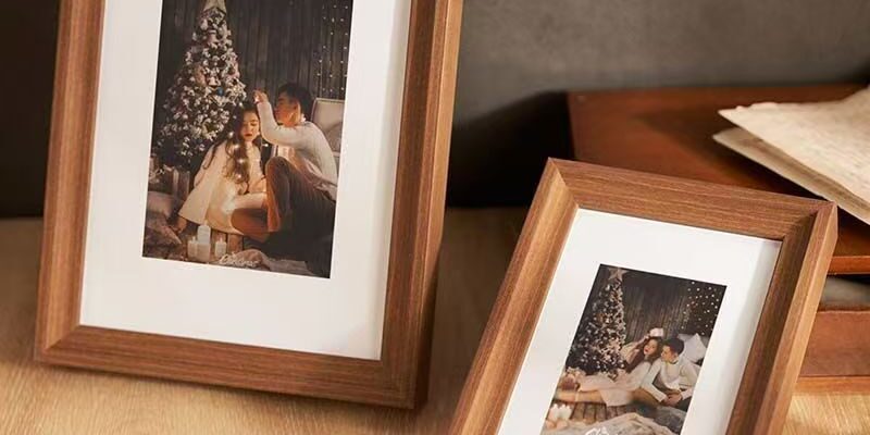 Creative decorative solid wood picture frame for tabletop décor