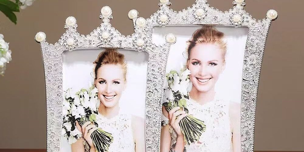 Custom modern luxury metal picture frame for stylish décor