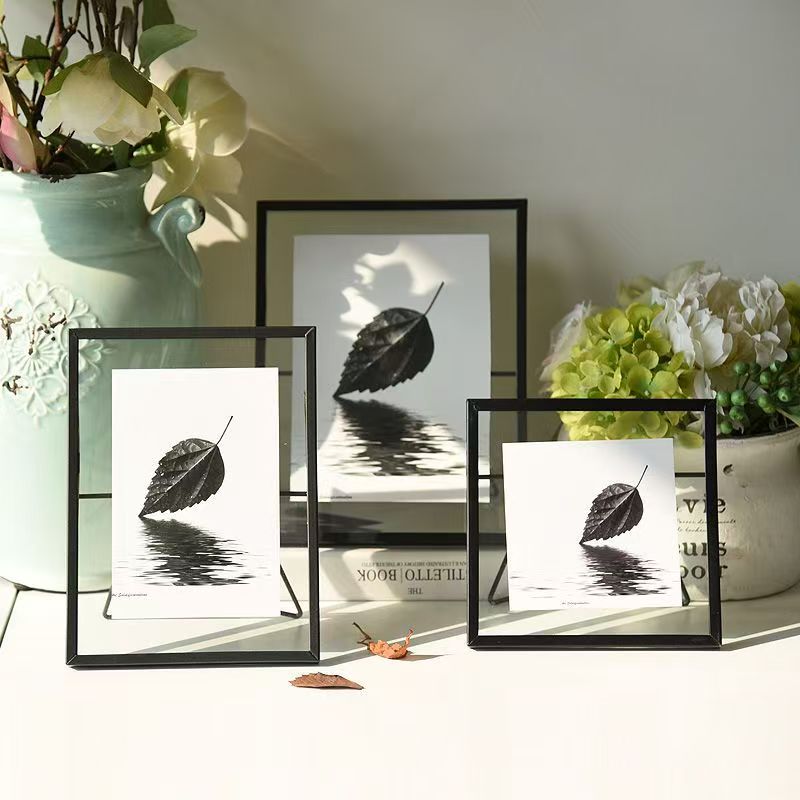 Custom Nordic creative metal desktop picture frame display