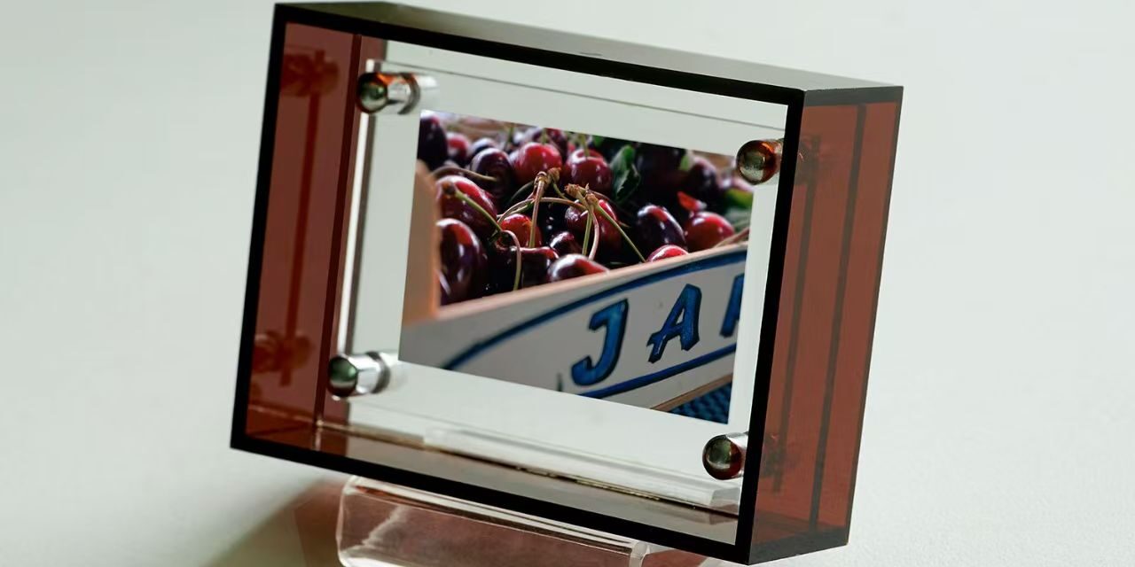 High-quality double-sided transparent acrylic desktop frame