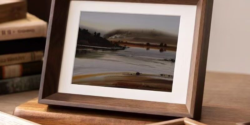 Minimalist solid wood desktop picture frame décor