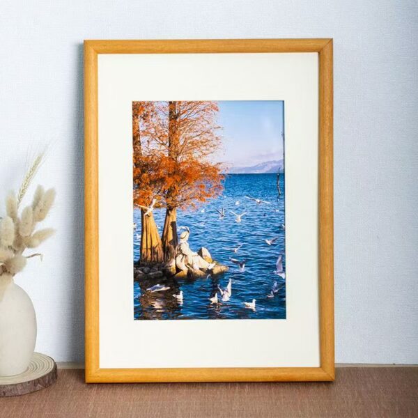 Minimalist custom solid wood wall-mounted picture frame décor