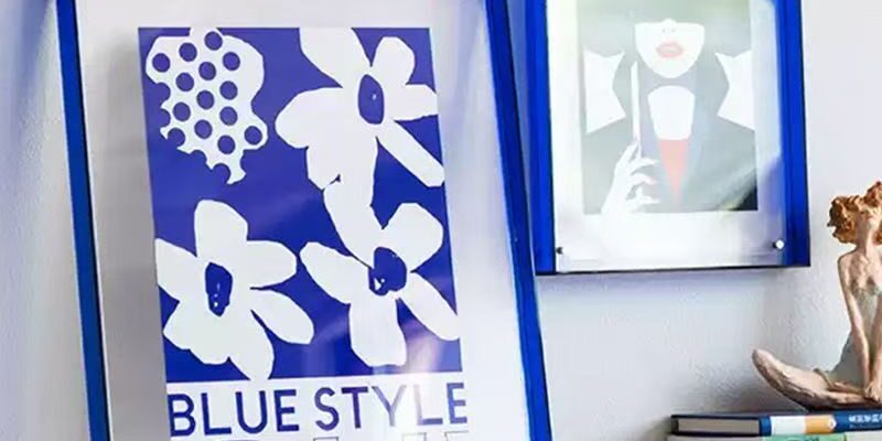 Clear acrylic desktop picture frame for photo and signage display